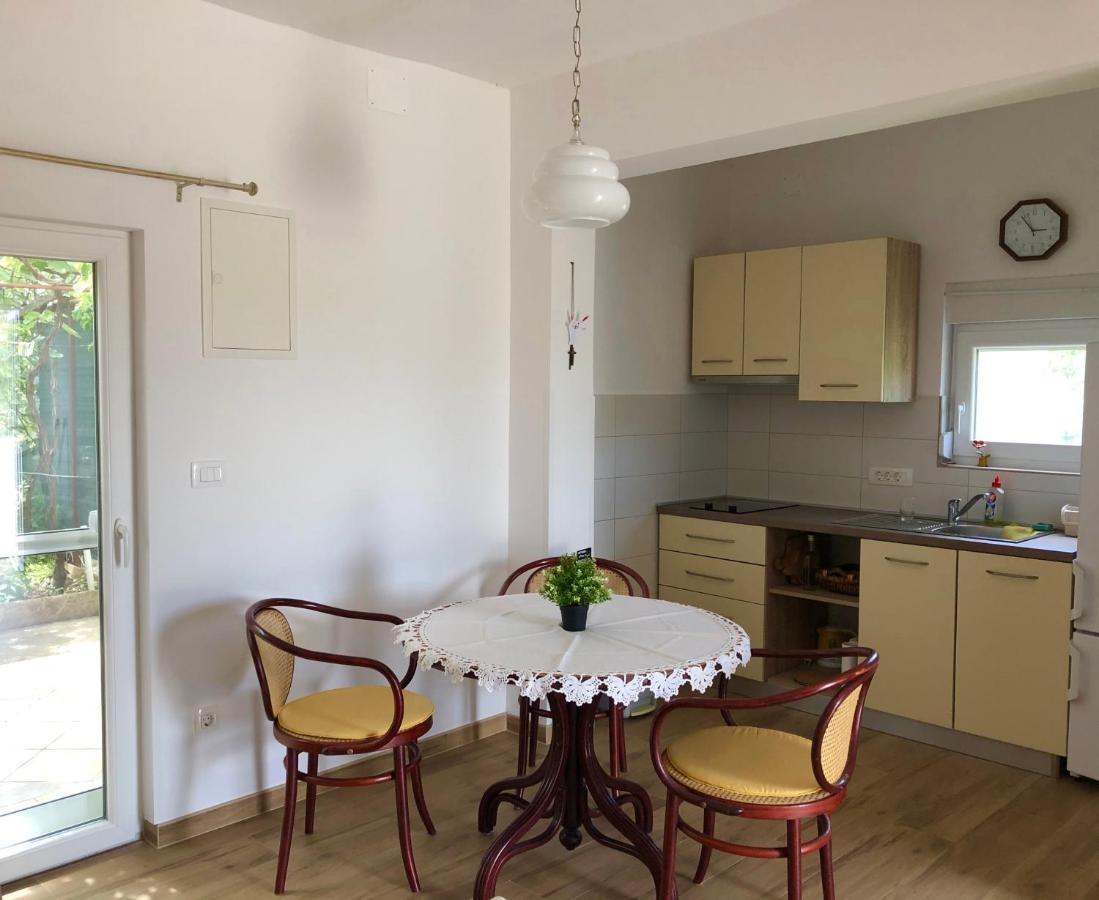 Apartmani Zvezdan Malinska Extérieur photo